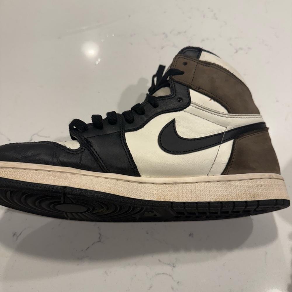 Jordan 1s High Dark Mocha Travis Scott’s Size 9.5 In Men’s